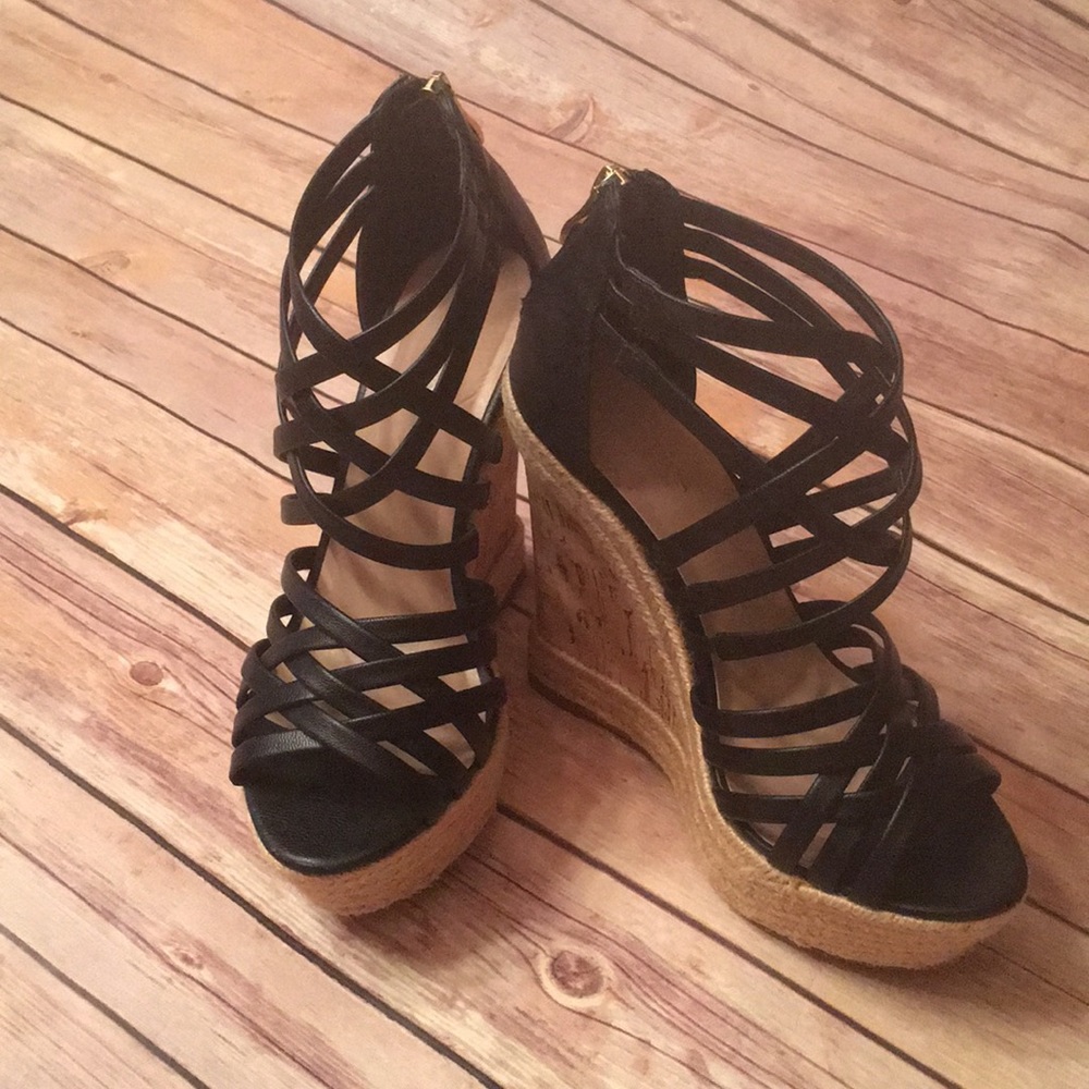 Black wedges